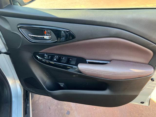 フロンクス １型　★フロンクス入荷しました★　４ＷＤ　純正ナビ　全方位カメラ　オートライト　プッシュスタート　シートヒーター　オートエアコン　衝突被害軽減システム　アイドリングストップ　衝突安全ボディ　盗難防止システム　横滑り防止機能（44枚目）
