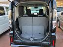【4名乗車+少しの荷物】後部座席を立てた状態での収納スペースです。普段のお買い物程度の荷物はここで十分です。