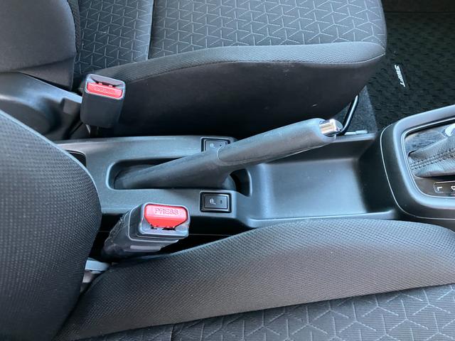 スイフト ＸＧ　ナビ・ＬＥＤヘッドランプ・オートライト・電動格納式リモコンドアミラー・キーレスプッシュスタートシステム・シートヒーター・ハイビームアシスト・フロント／リアパーキングセンサー・フルホイールキャップ（56枚目）