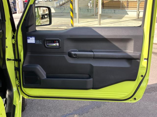 �^�]�ȃh�A�̓����I