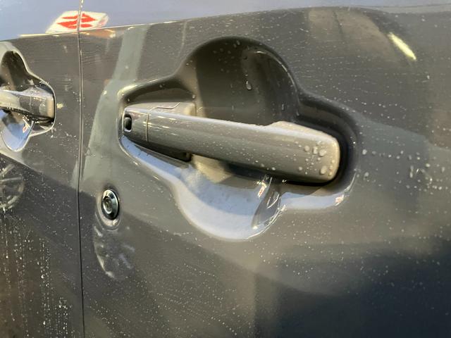 ワゴンＲスマイル ＨＹＢＲＩＤ　Ｓ　３型　４ＷＤ　社用車アップ　左側電スラ（9枚目）