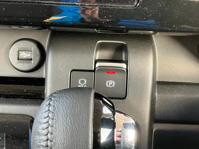 �X�C�b�`�ЂƂŊȒP�ɑ���ł���d���p�[�L���O�𓋍ځB�V�t�g�����A�N�Z���ƘA�����ăp�[�L���O�u���[�L���쓮�E��������邽�߁A�X���[�Y�Ȕ��i���\�ɁI