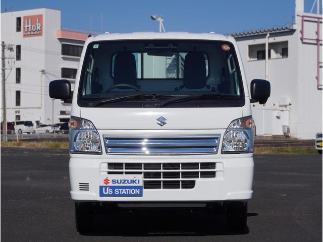 キャリイトラック KCエアコン・パワステ 4WD 5速MT 3方開 キーレス 4WD 5速MT リアパーキングセンサー キーレスエントリー 3方開 AMFMラジオ オートライト スペアタイヤ 衝突被害軽減システム アイドリングストップ 横滑り防止機能 衝突安全ボディ(7枚目)