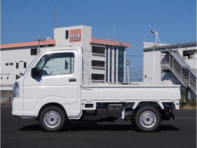 キャリイトラック KCエアコン・パワステ 4WD 5速MT 3方開 キーレス 4WD 5速MT リアパーキングセンサー キーレスエントリー 3方開 AMFMラジオ オートライト スペアタイヤ 衝突被害軽減システム アイドリングストップ 横滑り防止機能 衝突安全ボディ(9枚目)