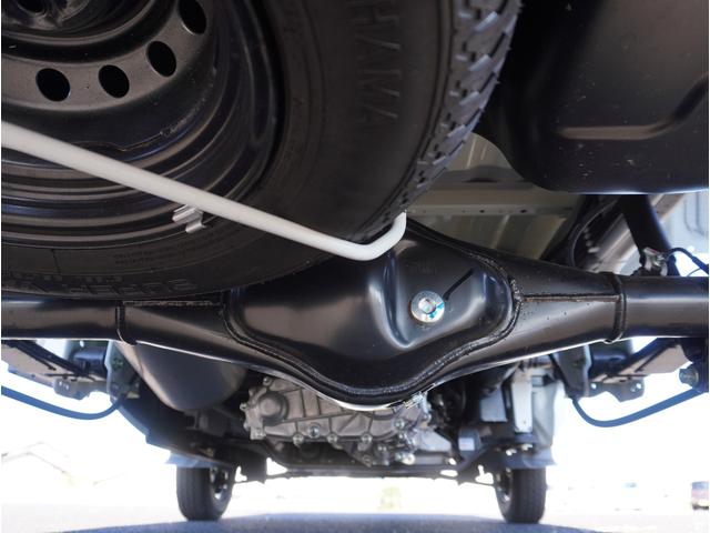 キャリイトラック KCエアコン・パワステ 4WD 5速MT 3方開 キーレス 4WD 5速MT リアパーキングセンサー キーレスエントリー 3方開 AMFMラジオ オートライト スペアタイヤ 衝突被害軽減システム アイドリングストップ 横滑り防止機能 衝突安全ボディ(30枚目)