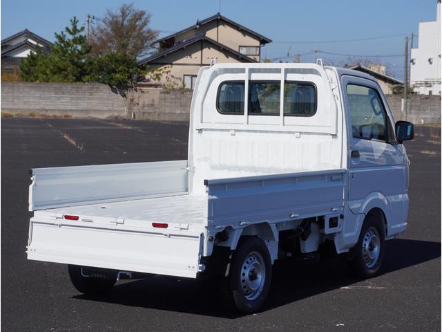 キャリイトラック KCエアコン・パワステ 4WD 5速MT 3方開 キーレス 4WD 5速MT リアパーキングセンサー キーレスエントリー 3方開 AMFMラジオ オートライト スペアタイヤ 衝突被害軽減システム アイドリングストップ 横滑り防止機能 衝突安全ボディ(32枚目)