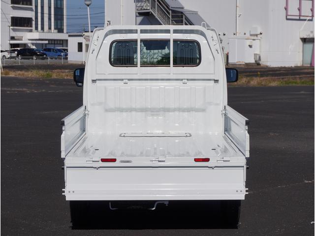 キャリイトラック KCエアコン・パワステ 4WD 5速MT 3方開 キーレス 4WD 5速MT リアパーキングセンサー キーレスエントリー 3方開 AMFMラジオ オートライト スペアタイヤ 衝突被害軽減システム アイドリングストップ 横滑り防止機能 衝突安全ボディ(33枚目)