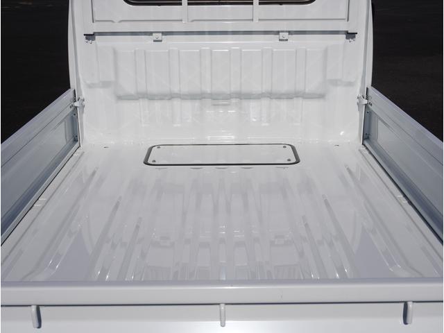 キャリイトラック KCエアコン・パワステ 4WD 5速MT 3方開 キーレス 4WD 5速MT リアパーキングセンサー キーレスエントリー 3方開 AMFMラジオ オートライト スペアタイヤ 衝突被害軽減システム アイドリングストップ 横滑り防止機能 衝突安全ボディ(38枚目)