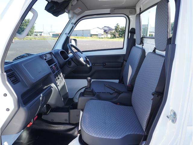 キャリイトラック KCエアコン・パワステ 4WD 5速MT 3方開 キーレス 4WD 5速MT リアパーキングセンサー キーレスエントリー 3方開 AMFMラジオ オートライト スペアタイヤ 衝突被害軽減システム アイドリングストップ 横滑り防止機能 衝突安全ボディ(41枚目)