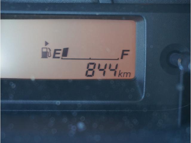 キャリイトラック KCエアコン・パワステ 4WD 5速MT 3方開 キーレス 4WD 5速MT リアパーキングセンサー キーレスエントリー 3方開 AMFMラジオ オートライト スペアタイヤ 衝突被害軽減システム アイドリングストップ 横滑り防止機能 衝突安全ボディ(43枚目)