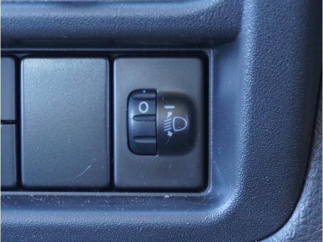 キャリイトラック KCエアコン・パワステ 4WD 5速MT 3方開 キーレス 4WD 5速MT リアパーキングセンサー キーレスエントリー 3方開 AMFMラジオ オートライト スペアタイヤ 衝突被害軽減システム アイドリングストップ 横滑り防止機能 衝突安全ボディ(50枚目)