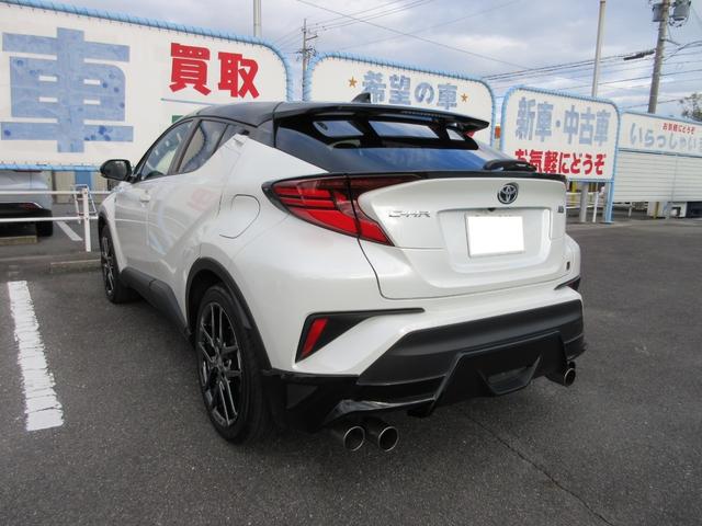 C-HR S GRスポーツ 8インチディスプレイオーディオ フルセグTV パノラミックビューモニター シートヒーター ブラインドスポットモニター GRフロントスポイラー GRリヤスポイラー GRスポーツマフラー 100V電源(4枚目)