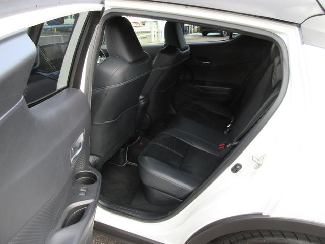 C-HR S GRスポーツ 8インチディスプレイオーディオ フルセグTV パノラミックビューモニター シートヒーター ブラインドスポットモニター GRフロントスポイラー GRリヤスポイラー GRスポーツマフラー 100V電源(8枚目)