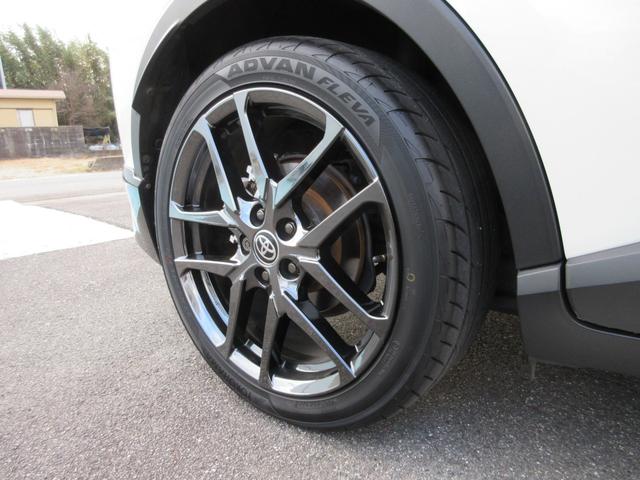 C-HR S GRスポーツ 8インチディスプレイオーディオ フルセグTV パノラミックビューモニター シートヒーター ブラインドスポットモニター GRフロントスポイラー GRリヤスポイラー GRスポーツマフラー 100V電源(18枚目)