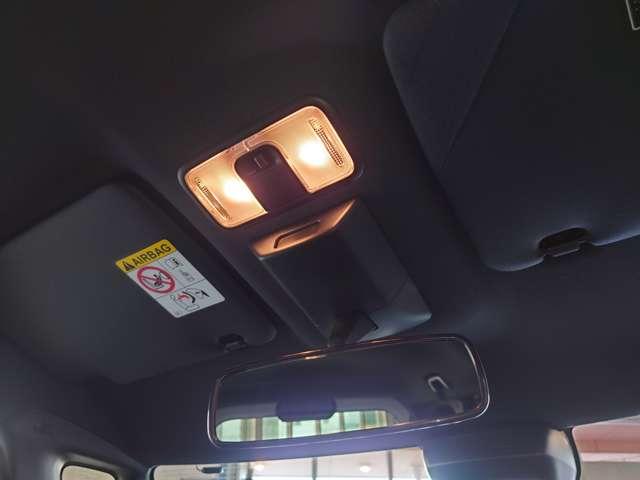 タント カスタムＸ　両側電動スライドドア　新車未登録　衝突軽減ブレーキ　障害物センサー　電動パーキング　ＬＥＤヘッドライト　オートハイビーム　シートヒーター　頸部衝撃緩和ヘッドレスト（11枚目）