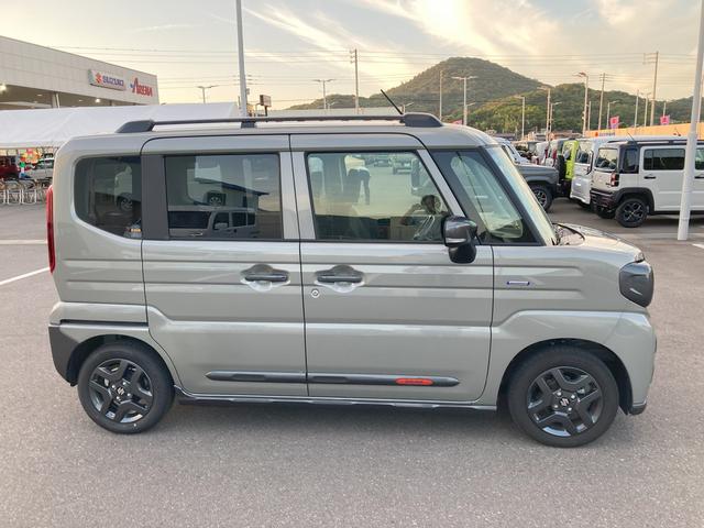 スペーシアギア HYBRID XZ オートライト スライドドア シートヒーター プッシュスタート オートエアコン スズキセーフティーサポート 衝突被害軽減システム アイドリングストップ 横滑り防止機能 衝突安全ボディ 盗難防止システム(4枚目)