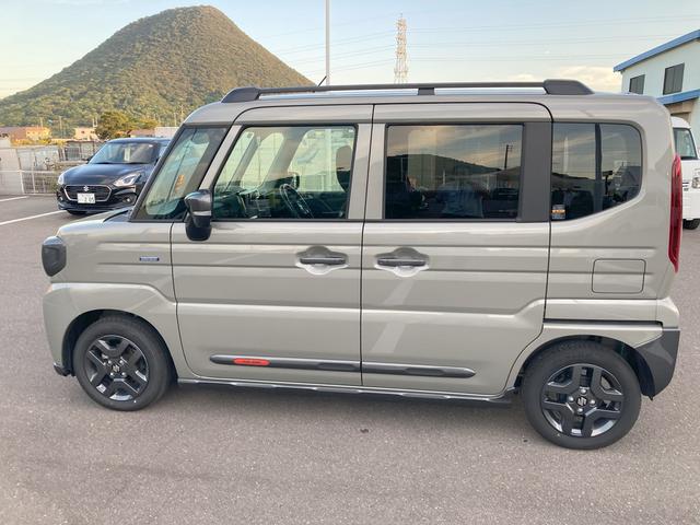 スペーシアギア HYBRID XZ オートライト スライドドア シートヒーター プッシュスタート オートエアコン スズキセーフティーサポート 衝突被害軽減システム アイドリングストップ 横滑り防止機能 衝突安全ボディ 盗難防止システム(5枚目)