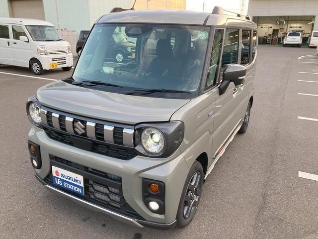 スペーシアギア HYBRID XZ オートライト スライドドア シートヒーター プッシュスタート オートエアコン スズキセーフティーサポート 衝突被害軽減システム アイドリングストップ 横滑り防止機能 衝突安全ボディ 盗難防止システム(7枚目)