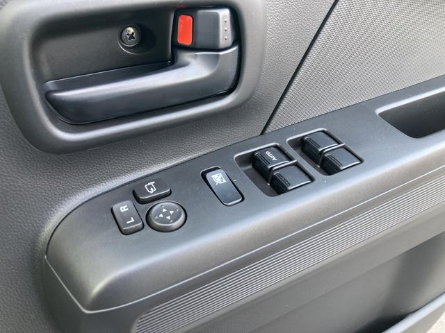 ワゴンR FX 4型 デュアルカメラブレーキサポート 後退時ブレーキサポート 誤発進抑制機能 ハイビームアシスト プッシュスタート アンブレラホルダー(リヤドア両側) CDプレーヤー装着車(29枚目)