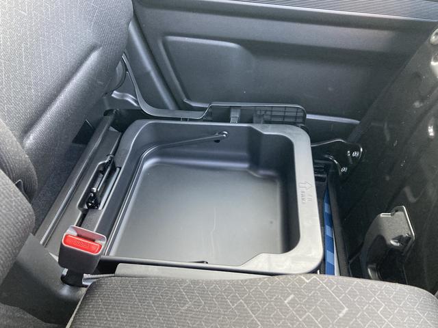 ワゴンR FX 4型 デュアルカメラブレーキサポート 後退時ブレーキサポート 誤発進抑制機能 ハイビームアシスト プッシュスタート アンブレラホルダー(リヤドア両側) CDプレーヤー装着車(33枚目)