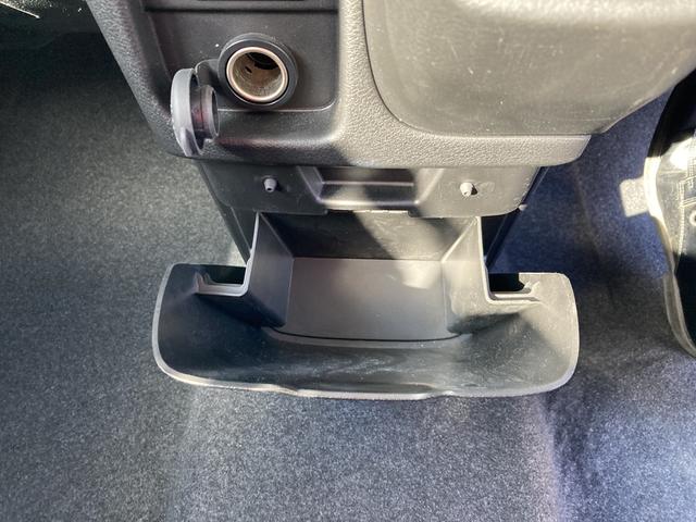 ソリオ Ｇ　２型　オートライト　スライドドア　プッシュスタート　オートエアコン　スズキセーフティーサポート　衝突被害軽減システム　横滑り防止機能　衝突安全ボディ　盗難防止システム（28枚目）