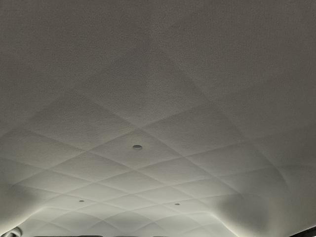 ワゴンＲスマイル ＨＹＢＲＩＤ　Ｓ　３型　オートライト　スライドドア　プッシュスタート　シートヒーター　オートエアコン　スズキセーフティーサポート　衝突被害軽減システム　アイドリングストップ　横滑り防止機能　衝突安全ボディ　盗難防止システム（12枚目）