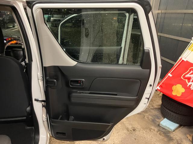 ワゴンＲ ＨＹＢＲＩＤＦＸ２型　★１月３日から１３日までの初売り価格★　オートライト　シートヒーター　プッシュスタート　オートエアコン　衝突安全ボディ　アイドリングストップ　盗難防止システム（18枚目）