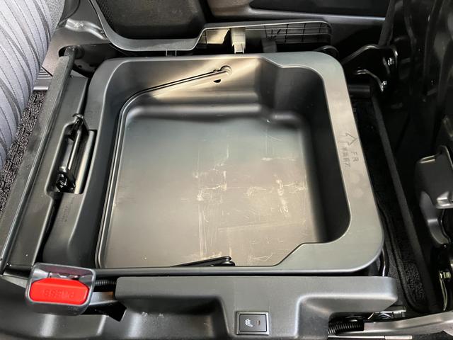 ソリオ ＨＹＢＲＩＤ　ＭＸ　２型　★純正ナビ★　純正ナビ　オートライト　スライドドア　プッシュスタート　シートヒーター　オートエアコン　衝突被害軽減システム　アイドリングストップ　横滑り防止機能　衝突安全ボディ　盗難防止システム（26枚目）