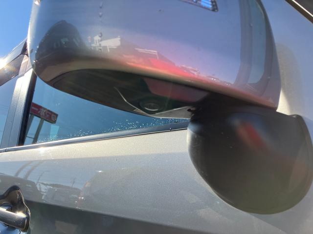 �S���ʃJ�����B�ʓr�Ή����Ă���i�r�Ɛڑ�����ƃN���}��^�ォ�猩���悤�ȉf���Ȃǂ��f���o���āA���p���T�|�[�g���Ă���܂��B