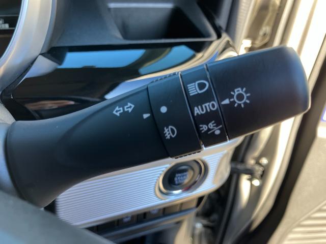 �I�[�g���C�g�V�X�e���̗p�Ŏ��̖͂��邳�ɔ������ăw�b�h���C�g��_���^�������Ă���܂��B�܂��A�����Y��̐S�z���������܂���B