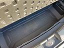 【ラゲッジアンダーボックス】荷室の下にもさらに収納スぺ―スがあります。取り外し可能なので、汚れたら水洗いも可能です。