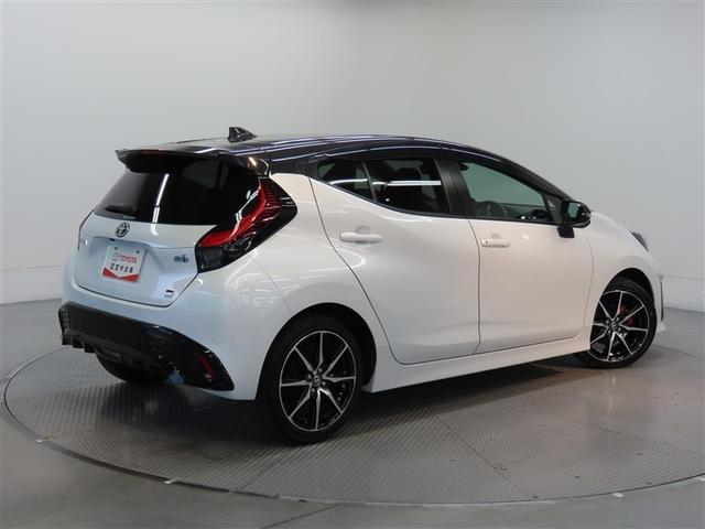 アクア ＧＲスポーツ　展示・試乗車　ハイブリッド　メモリーナビ　バックカメラ　ドラレコ　ミュージックプレイヤー接続可　衝突被害軽減システム　ＥＴＣ　スマートキー　ＬＥＤヘッドランプ　アイドリングストップ　キーレス（6枚目）