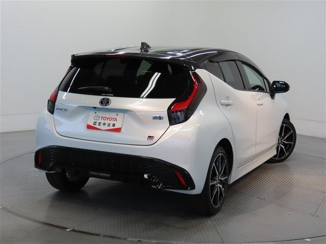 アクア ＧＲスポーツ　展示・試乗車　ハイブリッド　メモリーナビ　バックカメラ　ドラレコ　ミュージックプレイヤー接続可　衝突被害軽減システム　ＥＴＣ　スマートキー　ＬＥＤヘッドランプ　アイドリングストップ　キーレス（7枚目）