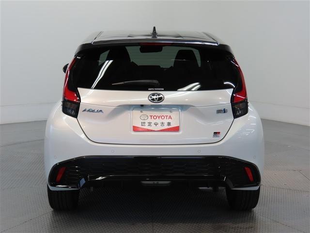 アクア ＧＲスポーツ　展示・試乗車　ハイブリッド　メモリーナビ　バックカメラ　ドラレコ　ミュージックプレイヤー接続可　衝突被害軽減システム　ＥＴＣ　スマートキー　ＬＥＤヘッドランプ　アイドリングストップ　キーレス（8枚目）