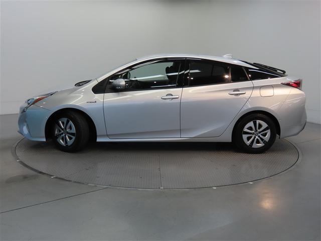 プリウス Ａプレミアム　革シート　ハイブリッド　ナビ＆ＴＶ　メモリーナビ　フルセグ　バックカメラ　ＤＶＤ再生　衝突被害軽減システム　ＥＴＣ　電動シート　スマートキー　ＬＥＤヘッドランプ　アイドリングストップ　キーレス　ＣＤ（4枚目）