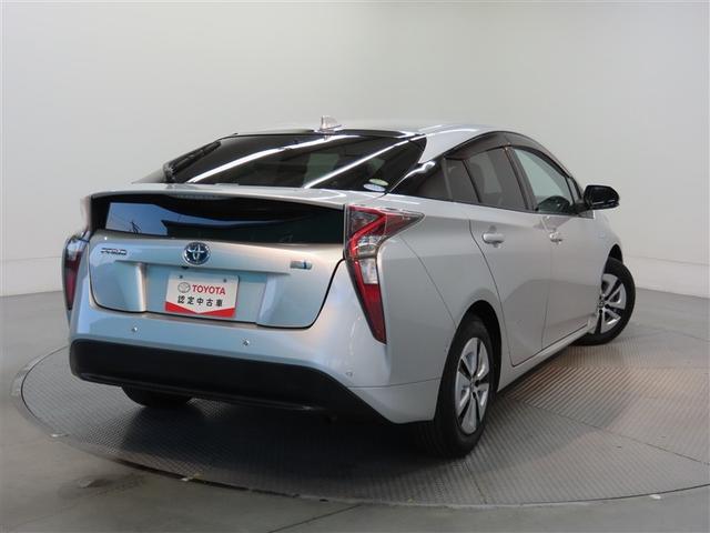 プリウス Ａプレミアム　革シート　ハイブリッド　ナビ＆ＴＶ　メモリーナビ　フルセグ　バックカメラ　ＤＶＤ再生　衝突被害軽減システム　ＥＴＣ　電動シート　スマートキー　ＬＥＤヘッドランプ　アイドリングストップ　キーレス　ＣＤ（6枚目）