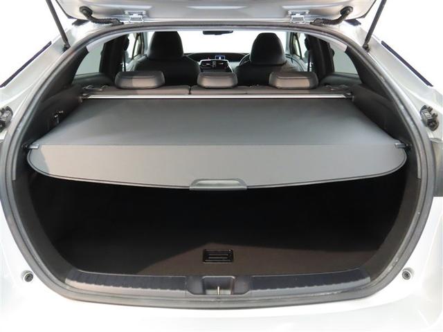 プリウス Ａプレミアム　革シート　ハイブリッド　ナビ＆ＴＶ　メモリーナビ　フルセグ　バックカメラ　ＤＶＤ再生　衝突被害軽減システム　ＥＴＣ　電動シート　スマートキー　ＬＥＤヘッドランプ　アイドリングストップ　キーレス　ＣＤ（9枚目）