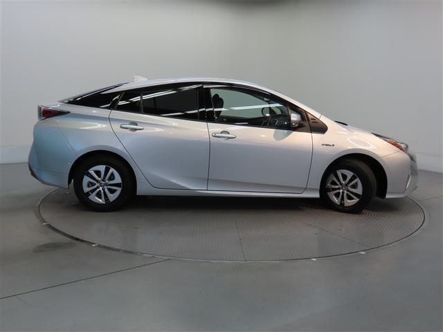 プリウス Ａプレミアム　革シート　ハイブリッド　ナビ＆ＴＶ　メモリーナビ　フルセグ　バックカメラ　ＤＶＤ再生　衝突被害軽減システム　ＥＴＣ　電動シート　スマートキー　ＬＥＤヘッドランプ　アイドリングストップ　キーレス　ＣＤ（22枚目）