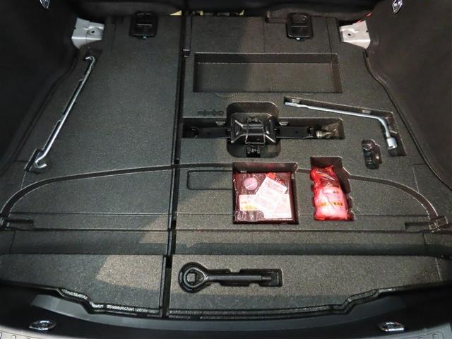 プリウス Ａプレミアム　革シート　ハイブリッド　ナビ＆ＴＶ　メモリーナビ　フルセグ　バックカメラ　ＤＶＤ再生　衝突被害軽減システム　ＥＴＣ　電動シート　スマートキー　ＬＥＤヘッドランプ　アイドリングストップ　キーレス　ＣＤ（39枚目）