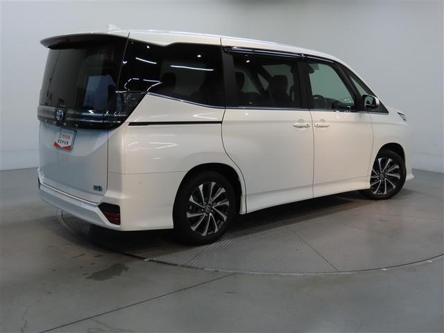 ヴォクシー ハイブリッドＳ－Ｚ　展示・試乗車　ハイブリッド　ナビ＆ＴＶ　両側電動スライド　メモリーナビ　フルセグ　後席モニター　バックカメラ　ＤＶＤ再生　ミュージックプレイヤー接続可　衝突被害軽減システム　ＥＴＣ　３列シート　ＣＤ（7枚目）