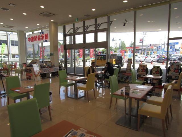 ワゴンＲスマイル ＨＹＢＲＩＤ　Ｓ　３型　オートライト　スライドドア　プッシュスタート　シートヒーター　オートエアコン　禁煙車　スズキセーフティーサポート　４ＷＤ　衝突被害軽減システム　アイドリングストップ　横滑り防止機能　衝突安全ボディ（62枚目）