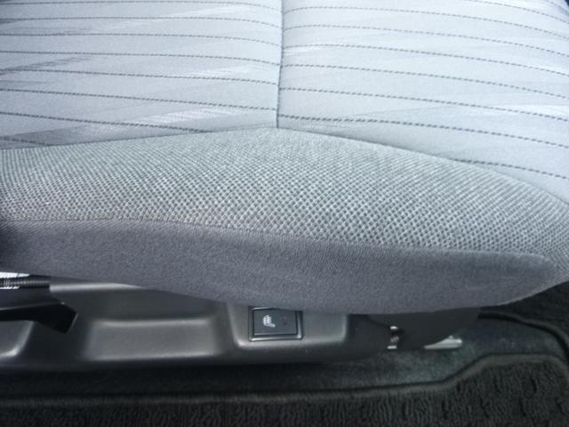 ソリオ ＨＹＢＲＩＤ　ＭＺ　オートライト　Ｂｌｕｅｔｏｏｔｈ　スライドドア　純正ナビ　プッシュスタート　シートヒーター　オートエアコン　スズキセーフティーサポート　衝突被害軽減システム　横滑り防止機能　衝突安全ボディ（42枚目）