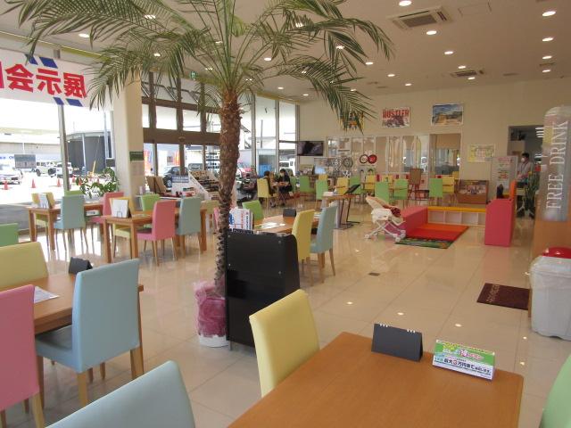 ワゴンＲスマイル ＨＹＢＲＩＤ　Ｓ　３型　オートライト　Ｂｌｕｅｔｏｏｔｈ　スライドドア　純正ナビ　プッシュスタート　シートヒーター　オートエアコン　禁煙車　スズキセーフティーサポート　４ＷＤ　衝突被害軽減システム　アイドリングストップ（69枚目）