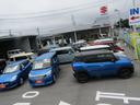 たとえばスズキのお店にある、たくさんのスズキ セーフティ サポート付き車は、正常に作動する事をしっかり確認します。