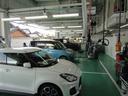 車種・初度登録日・走行距離によっては、2年間走行無制限保証もお付けする事も可能(有料)です。全国各地に提携の整備工場がございますので、遠方のお客様や遠出をした際でもサービスが受けられますので便利です。