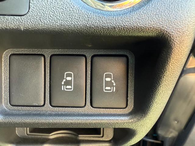 ハイエースバン ロングワイドスーパーＧＬ　４ＷＤ　ワンオーナー　両側パワースライドドア　スマートキー　ＬＥＤヘッドライト　リフトアップ　大径タイヤ新品付き　ダブルモニター　ナビ　後席モニター　社外スピーカー　フルセグテレビ　トランク２段棚付き（10枚目）