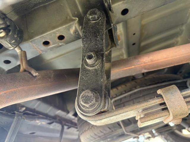 ハイエースバン ロングワイドスーパーＧＬ　４ＷＤ　ワンオーナー　両側パワースライドドア　スマートキー　ＬＥＤヘッドライト　リフトアップ　大径タイヤ新品付き　ダブルモニター　ナビ　後席モニター　社外スピーカー　フルセグテレビ　トランク２段棚付き（17枚目）