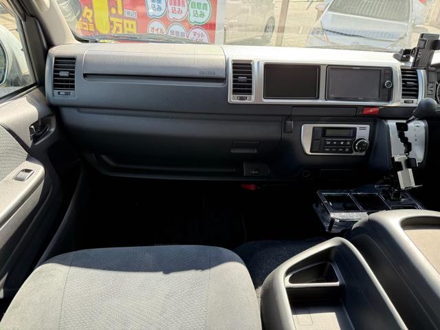 ハイエースバン ロングワイドスーパーＧＬ　４ＷＤ　ワンオーナー　両側パワースライドドア　スマートキー　ＬＥＤヘッドライト　リフトアップ　大径タイヤ新品付き　ダブルモニター　ナビ　後席モニター　社外スピーカー　フルセグテレビ　トランク２段棚付き（52枚目）