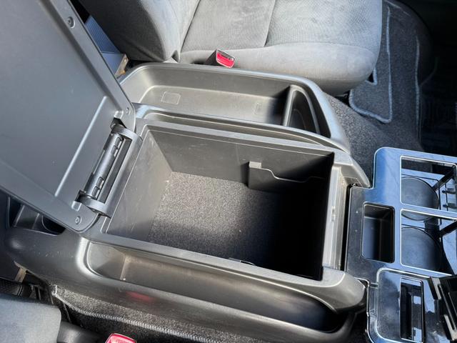 ハイエースバン ロングワイドスーパーＧＬ　４ＷＤ　ワンオーナー　両側パワースライドドア　スマートキー　ＬＥＤヘッドライト　リフトアップ　大径タイヤ新品付き　ダブルモニター　ナビ　後席モニター　社外スピーカー　フルセグテレビ　トランク２段棚付き（64枚目）