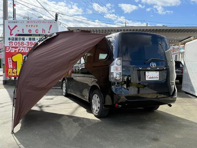 ヴォクシー トランス-X ライトキャンピングカー 車中泊しよう車 新品タープ 新品エアマット デッキボード デッキベッド 5人乗り4ナンバー登録可 HID ナビ 地デジテレビ DVDビデオ CD録音 ETC車載器 Wエアバッグ(3枚目)